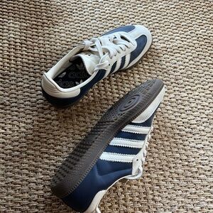 Adidas Samba: Sz 5.5, UK 4
